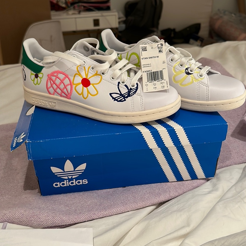 new with tags adidas Stan smith (cloud white, green, chalk white)